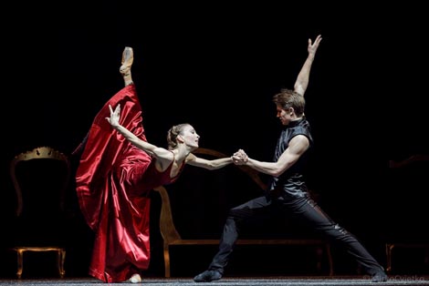 Hrvatsko narodno kazalište u Zagrebu: Ana Karenjina, kor. Leo Mujić, foto: © Mirko Cvjetko