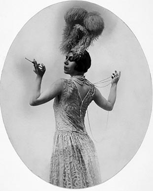 Bronislava Nižinska Nijinska kao Domaćica u baletu Les Biches, 1924