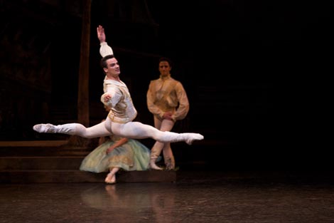 Tomislav Petramović kao Frantz; Léo Delibes, Coppélia, kor. John Auld, Teatro Camoes, Lisabon, 2009., foto: Ricardo Brito