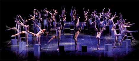 HNK u Zagrebu: Marjan Nećak - Staša Zurovac, Danse macabre, kor. i red. Staša Zurovac, foto: Saša Novković, 2009.