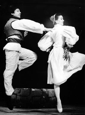 Lev Šapošnikov (Mirko) i Ervina Sulejmanova (Jela) – HNK Split, Fran Lothka, Đavo u selu