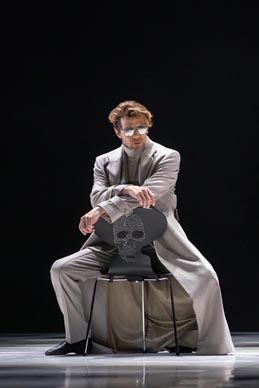 Béjart Ballet Lausanne: Hamlet, kor. Valentina Turcu; foto: © Gregory Batardon