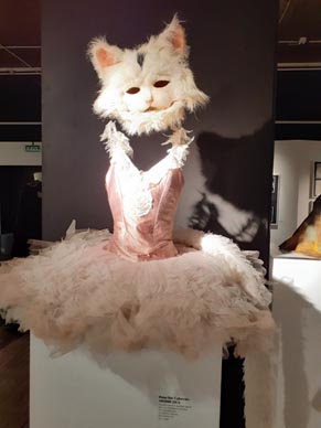 Kostim Mačke iz baleta Trnoružica, HNK u Zagrebu, 1990.