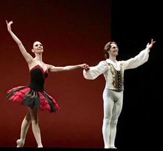 Liudmila Konovalova, Dinu Tamazlacaru – Cesare Pugni, Karneval u Veneciji, kor. Marius Petipa, foto: facebook (Roberto Bolle Official Page)
