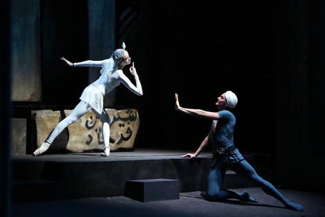 Anna Nikulina (Princeza Shireen), Denis Rodkin (Ferkhad); Akademski državni teatar Boljšoj, Moskva: Legenda o ljubavi, kor. Jurij Grigorovič, foto: © Damir Yusupov, facebook