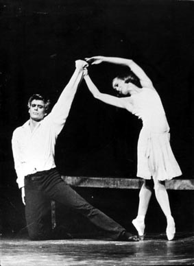 Miljenko Vikić i Đurđica Ludvig - Milko Kelemen, Čovjek pred zrcalom, kor. Nevenka Biđin i Sonja Kastl, HNK u Zagrebu, 1963.