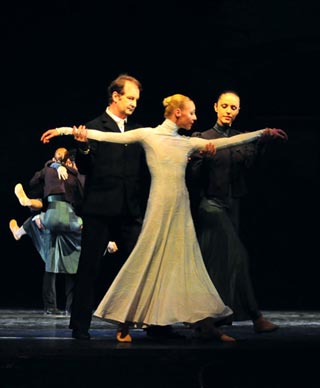 Mladen Mordej Vučković, Darija Brdovnik i Ana Hanić; ZGK Komedija: Breza, kor. Dinko Bogdanić, 2011.