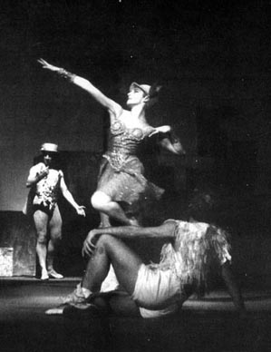 Huan Guliano (Hermes), Maja Bezjak (Atena) i Karl Musil (Paris) - Théâtre des Champs-Elysées, Pariz, Paris, kor. Henri Sauguet, foto: osobni arhiv autorice