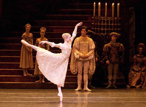 Sarah Lamb (Julija); The Royal Ballet, London: Sergej Prokofjev, Romeo i Julija (Romeo and Juliet), kor. Kenneth MacMillan, foto: Johan Persson