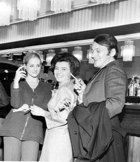 Otvaranje obnovljene zgrade HNK u Zagrebu 1969. U baru: Maja Srbljenovic, Sonja Kastl i Stane Leben