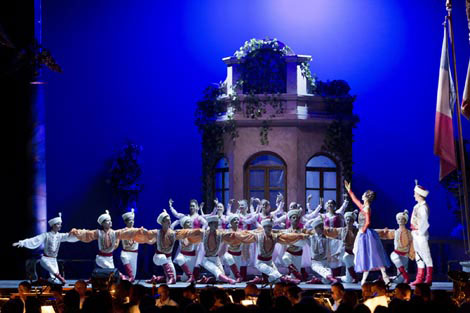 Mađarska državna opera (Magyar Állami Operaház): Ronald Hynd / Franz Lehár, Vesela udovica, kor. Ronald Hynd, foto: Peter Rakossy