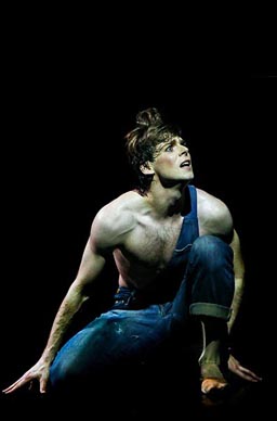 Vladimir Škljarov (Mladić); Mariinski teatar, Sankt Peterburg; Le Jeune Homme et la Mort (Mladić i Smrt), kor. Roland Petit, foto: mariinsky.ru