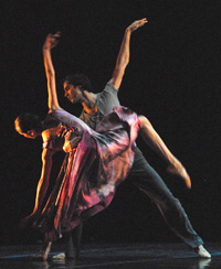 Eugen Dobrescu u baletu NA FLORESTA kor. Nacha Duata, HNK u Zagrebu, foto: Saša Novković