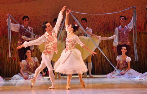 Tomislav Petranović (Colas), Mirna Sporiš (Lisa),; Balet HNK u Zagrebu: Ferdinand Hérold – Ludwig Hertel, Vragolasta djevojka, kor. i red. Vladimir Derevianko, foto: © Novković